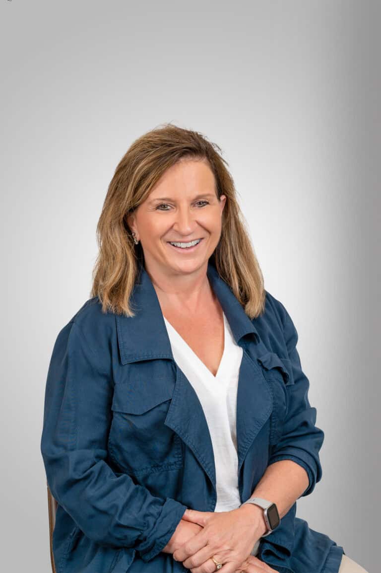 Tracey Hersey low res 1000x1500 768x1154