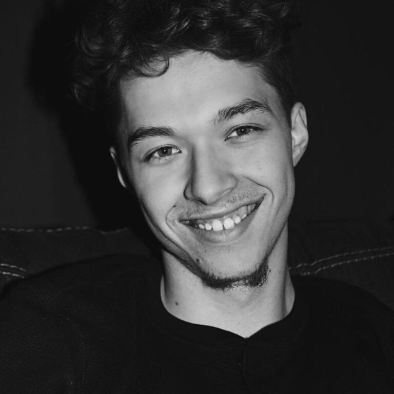 Headshot Cutter Barnes 768x768