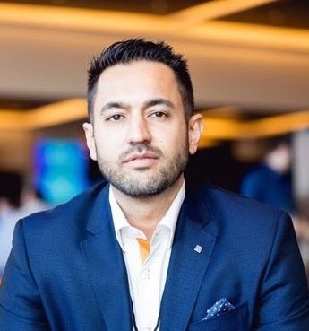 Sina Azari, real estate agent and Fiv Realty masterclass presenter